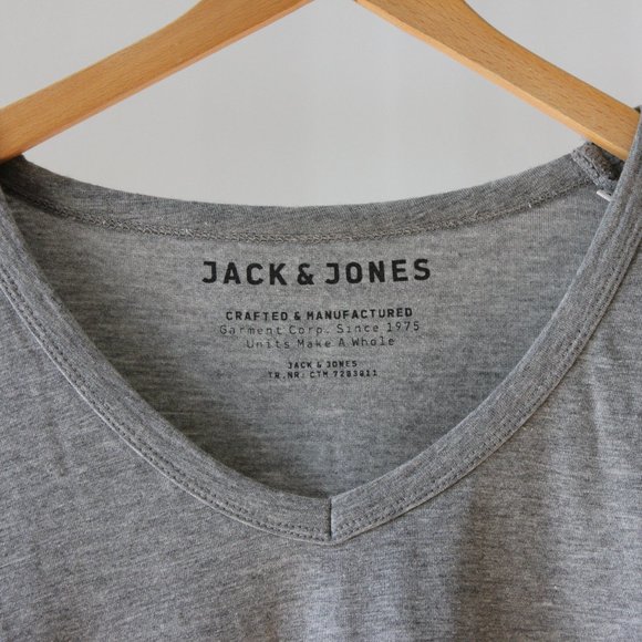 2/20$ Jack & Jones Gray T-Shirt Size XL - Picture 2 of 5